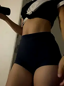 Snapshot of Carolinen chatting on October 6, 2025, 9:26 pm Carolinen online show from October 6, 2025, 9:26 pm