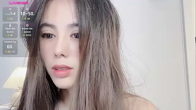 jiaozi-kiss online show from October 13, 2025, 2:02 am