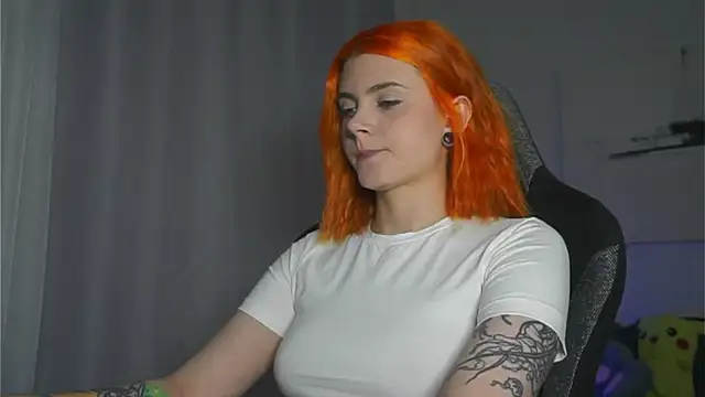 HarpyWitch online show from September 18, 2025, 7:50 pm