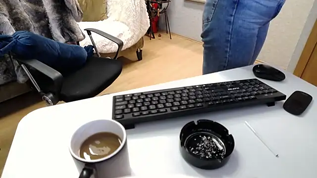 Sara Poison online show from November 7, 2025, 3:11 am