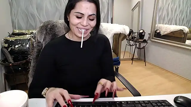 Sara Poison online show from February 5, 2026, 3:46 am