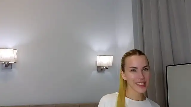 Snapshot of magnificent_angel chatting on February 8, 2025, 7:16 pm magnificent angel online show from February 8, 2025, 7:16 pm