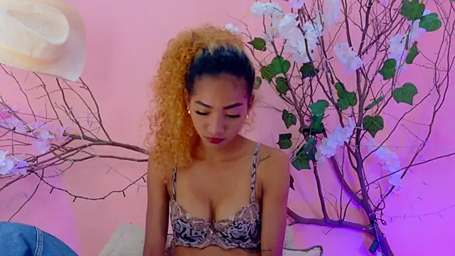 Charlotte Love10 online show from April 4, 2026, 1:17 pm