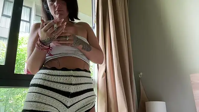 Leylah Linda online show from April 16, 2026, 7:31 am