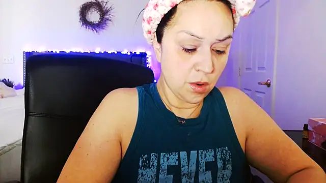 AlyssiaAmoreXO online show from July 9, 2026, 4:28 pm