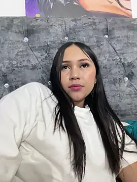 YuliiCamm online show from January 4, 2025, 6:09 am