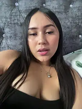 YuliiCamm online show from January 18, 2025, 9:34 pm