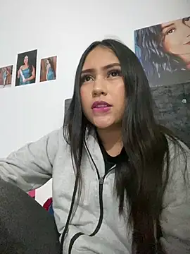 YuliiCamm online show from January 8, 2025, 3:29 am