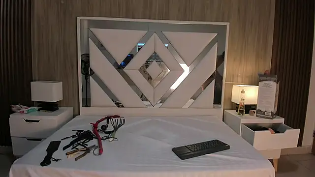 ValentinaThomas online show from October 10, 2025, 7:47 pm