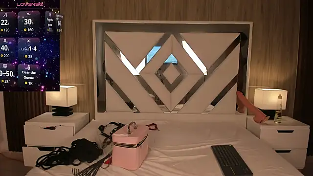 ValentinaThomas online show from October 1, 2025, 7:40 pm