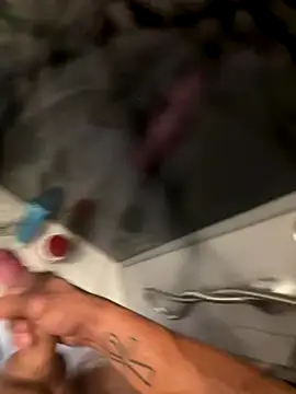 Snapshot of lescro95_ chatting on September 21, 2025, 7:24 am lescro95  online show from September 21, 2025, 7:24 am