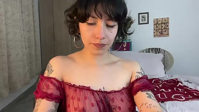 Snapshot of cataline_de_aragaon chatting on February 28, 2025, 11:23 pm cataline de aragaon online show from February 28, 2025, 11:23 pm