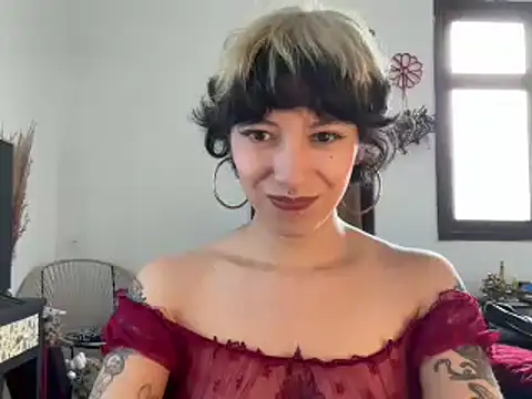 Snapshot of cataline_de_aragaon chatting on December 31, 2024, 8:45 pm cataline de aragaon online show from December 31, 2024, 8:45 pm