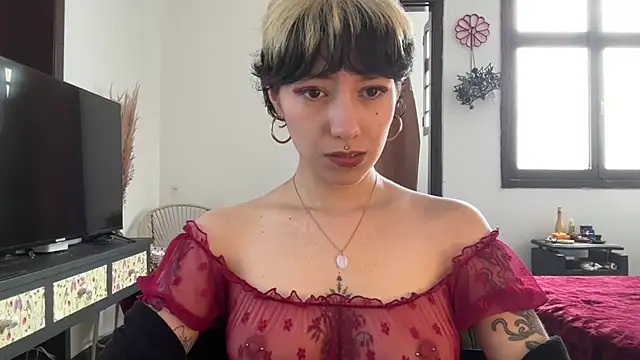 Snapshot of cataline_de_aragaon chatting on January 13, 2025, 8:04 pm cataline de aragaon online show from January 13, 2025, 8:04 pm