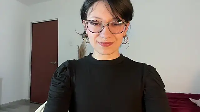 Snapshot of cataline_de_aragaon chatting on September 15, 2025, 8:09 pm cataline de aragaon online show from September 15, 2025, 8:09 pm