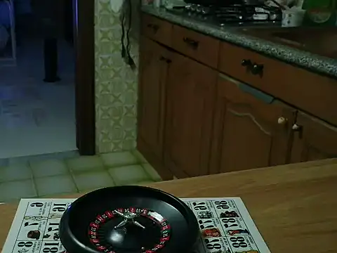 Snapshot of VeneRed chatting on October 6, 2025, 6:19 pm VeneRed online show from October 6, 2025, 6:19 pm