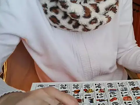 Snapshot of VeneRed chatting on October 8, 2025, 7:32 am VeneRed online show from October 8, 2025, 7:32 am