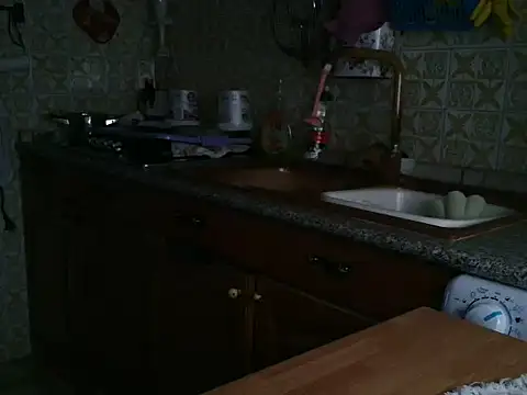 Snapshot of VeneRed chatting on September 27, 2025, 6:52 am VeneRed online show from September 27, 2025, 6:52 am