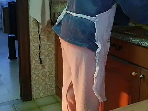 Snapshot of VeneRed chatting on October 11, 2025, 7:42 am VeneRed online show from October 11, 2025, 7:42 am