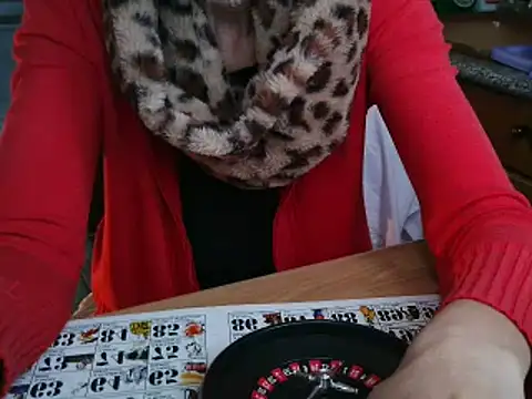 Snapshot of VeneRed chatting on October 21, 2025, 7:08 am VeneRed online show from October 21, 2025, 7:08 am