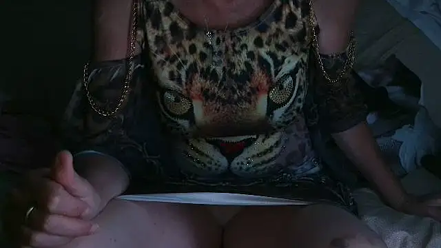 Snapshot of VeneRed chatting on September 25, 2025, 6:14 pm VeneRed online show from September 25, 2025, 6:14 pm