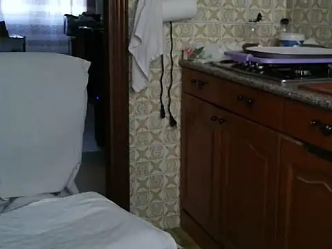 Snapshot of VeneRed chatting on October 3, 2025, 8:05 am VeneRed online show from October 3, 2025, 8:05 am