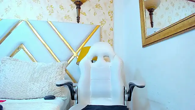 Snapshot of MalorySweet chatting on October 6, 2025, 12:28 pm MalorySweet online show from October 6, 2025, 12:28 pm