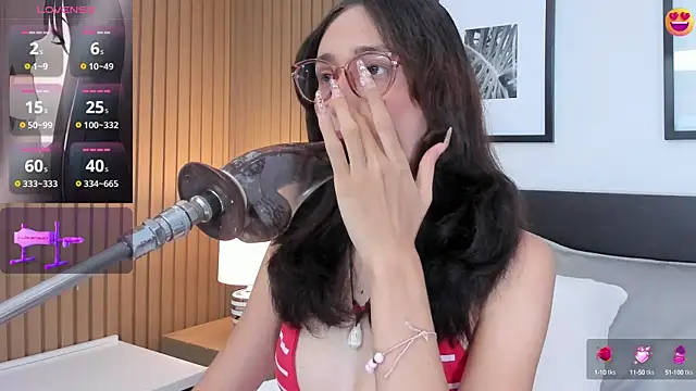 Snapshot of doll_bella_ chatting on October 12, 2025, 7:48 pm doll bella  online show from October 12, 2025, 7:48 pm