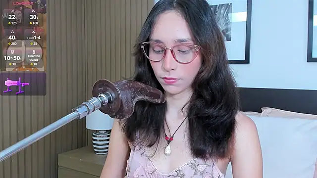 Snapshot of doll_bella_ chatting on October 1, 2025, 7:51 pm doll bella  online show from October 1, 2025, 7:51 pm