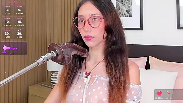 Snapshot of doll_bella_ chatting on September 24, 2025, 7:53 pm doll bella  online show from September 24, 2025, 7:53 pm