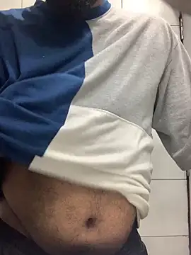 Snapshot of desiduzz21 chatting on December 18, 2024, 11:34 am desiduzz21 online show from December 18, 2024, 11:34 am