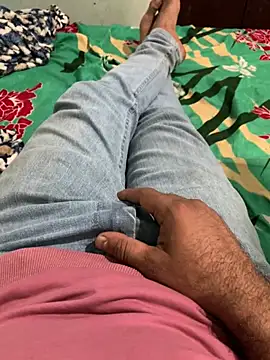 Snapshot of desiduzz21 chatting on February 7, 2025, 2:37 pm desiduzz21 online show from February 7, 2025, 2:37 pm