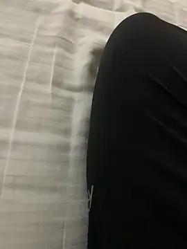 Snapshot of desiduzz21 chatting on December 16, 2024, 7:32 pm desiduzz21 online show from December 16, 2024, 7:32 pm