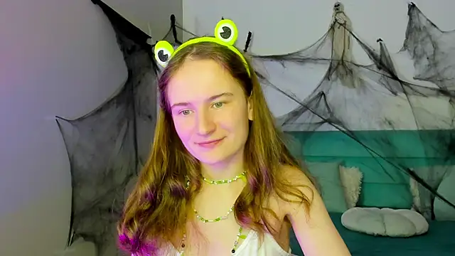 Snapshot of L1ittle_kitty_ chatting on October 27, 2025, 6:36 am L1ittle kitty  online show from October 27, 2025, 6:36 am