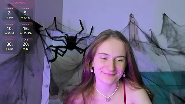 Snapshot of L1ittle_kitty_ chatting on October 28, 2025, 6:23 am L1ittle kitty  online show from October 28, 2025, 6:23 am