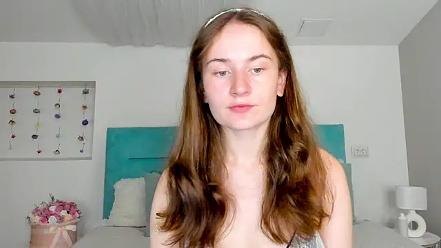 Snapshot of L1ittle_kitty_ chatting on September 20, 2025, 5:01 am L1ittle kitty  online show from September 20, 2025, 5:01 am