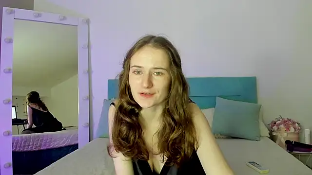 Snapshot of L1ittle_kitty_ chatting on October 15, 2025, 5:28 am L1ittle kitty  online show from October 15, 2025, 5:28 am