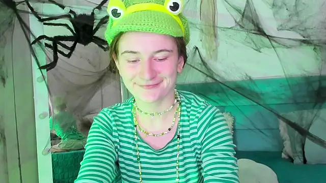 Snapshot of L1ittle_kitty_ chatting on October 26, 2025, 6:25 am L1ittle kitty  online show from October 26, 2025, 6:25 am