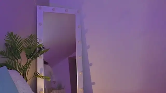 L1ittle kitty  online show from March 4, 2026, 6:32 am