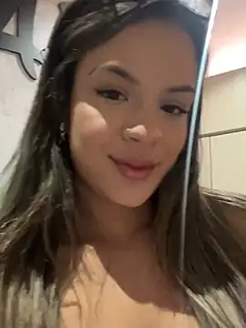 Snapshot of Alisha-Bond chatting on March 4, 2025, 11:11 pm Alisha-Bond online show from March 4, 2025, 11:11 pm