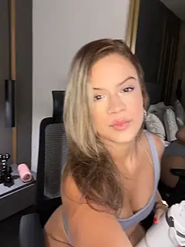 Alisha-Bond online show from June 16, 2026, 9:59 pm