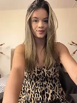 Snapshot of Alisha-Bond chatting on March 10, 2025, 11:06 pm Alisha-Bond online show from March 10, 2025, 11:06 pm