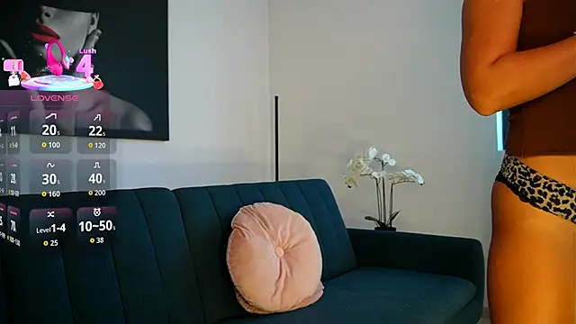 Snapshot of izzy_belle chatting on September 24, 2025, 12:11 pm izzy belle online show from September 24, 2025, 12:11 pm