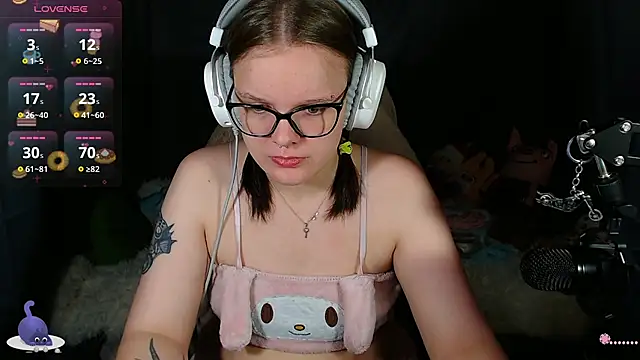 Snapshot of DivaMarisa chatting on September 24, 2025, 10:55 am DivaMarisa online show from September 24, 2025, 10:55 am