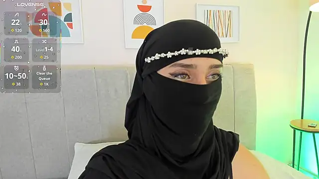 Snapshot of rawiya chatting on October 9, 2025, 12:06 pm rawiya online show from October 9, 2025, 12:06 pm