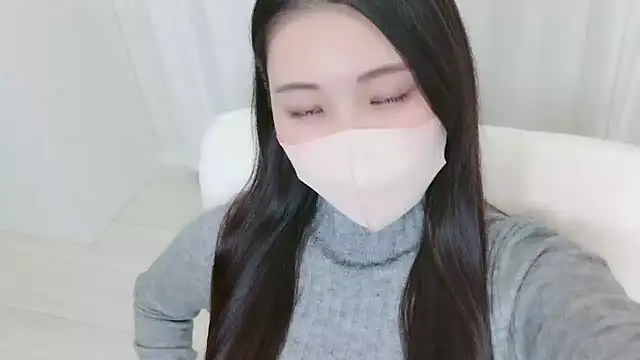 Snapshot of yuki_room chatting on October 3, 2025, 2:40 pm yuki room online show from October 3, 2025, 2:40 pm