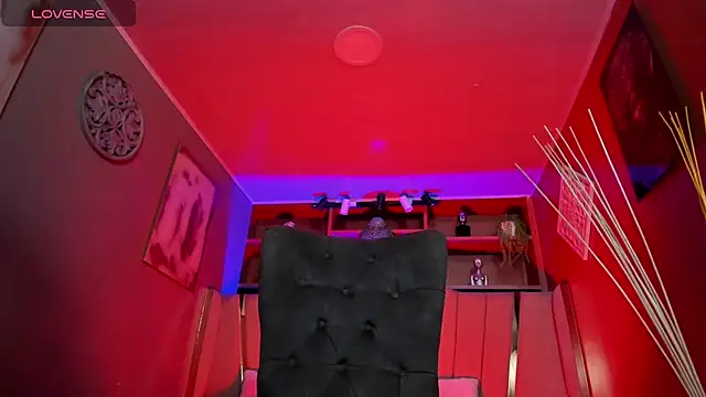 Lucy Williiams online show from November 16, 2025, 11:26 am