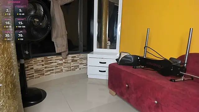 valeria hurtado online show from October 29, 2025, 3:27 am