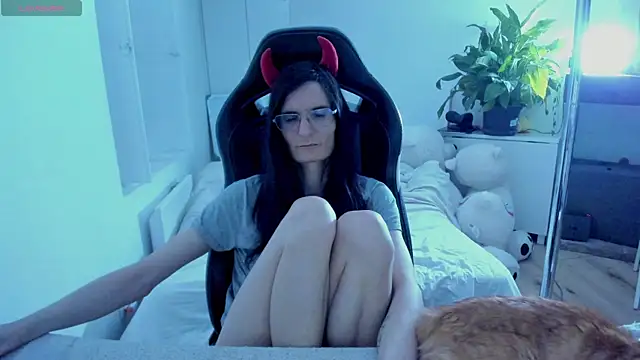 CeriseLapine online show from March 12, 2025, 7:04 pm