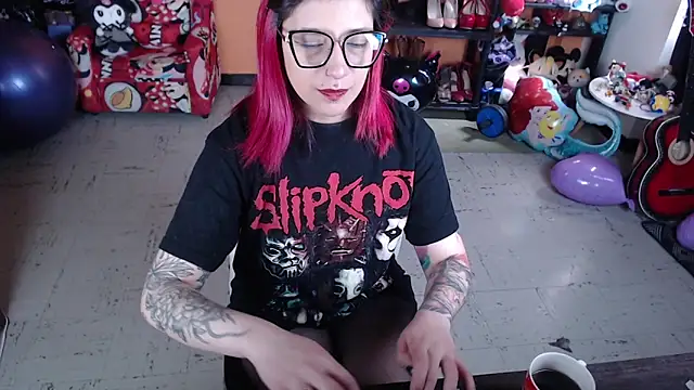 MissMiia2 online show from October 6, 2025, 2:18 pm